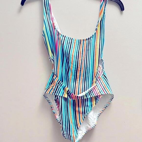 Vince Camuto Striped Women's High-Leg Cut-Out One-Piece Swimsuit swimwear 10 New - Picture 11 of 12